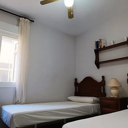 Apartment Gua - 4 Dorm, 8 Pers, Piscinas, Jardines, Parking, Playa